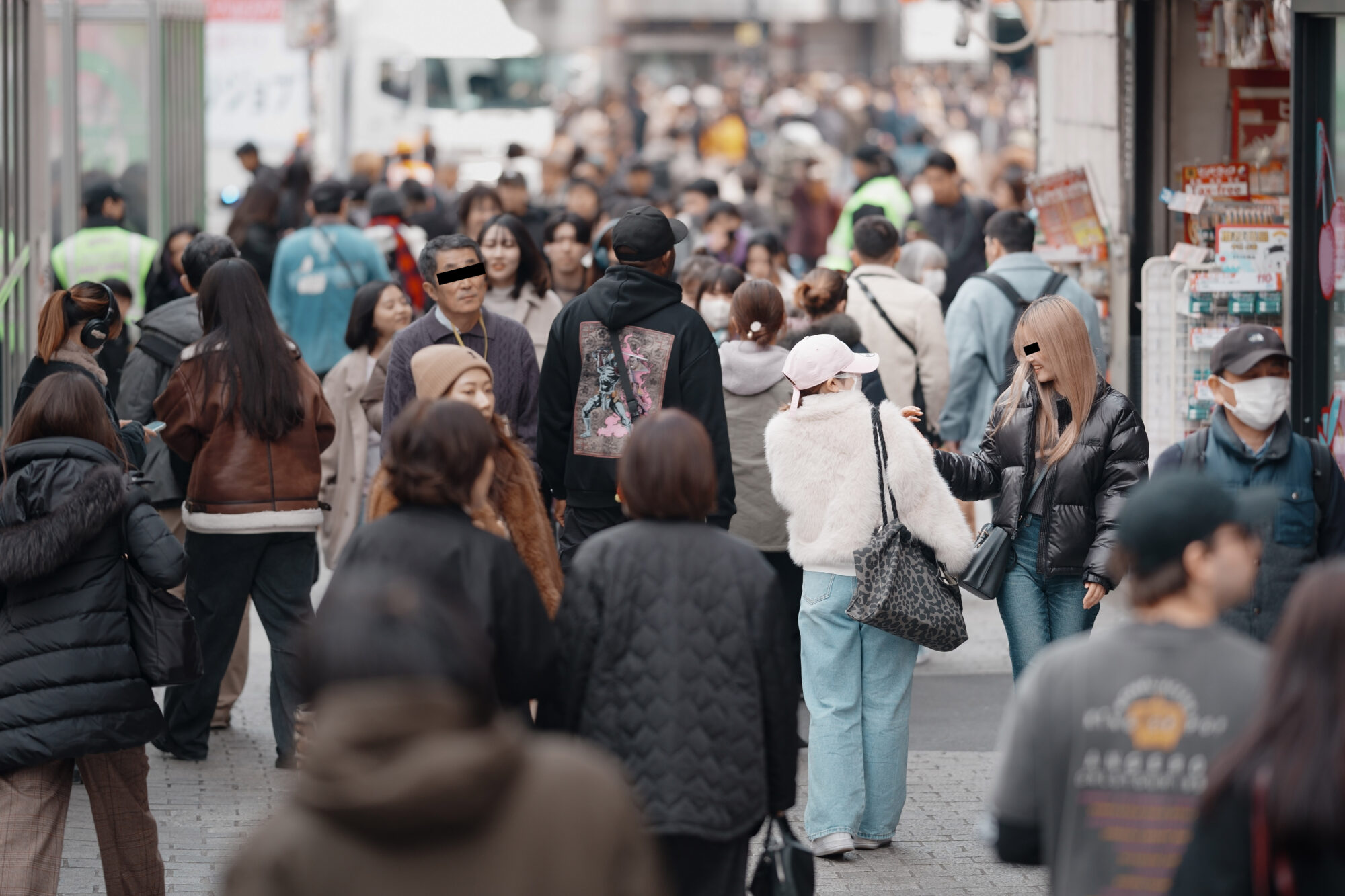 ILCE-7M5 f/1.8 1/250sec 135mm